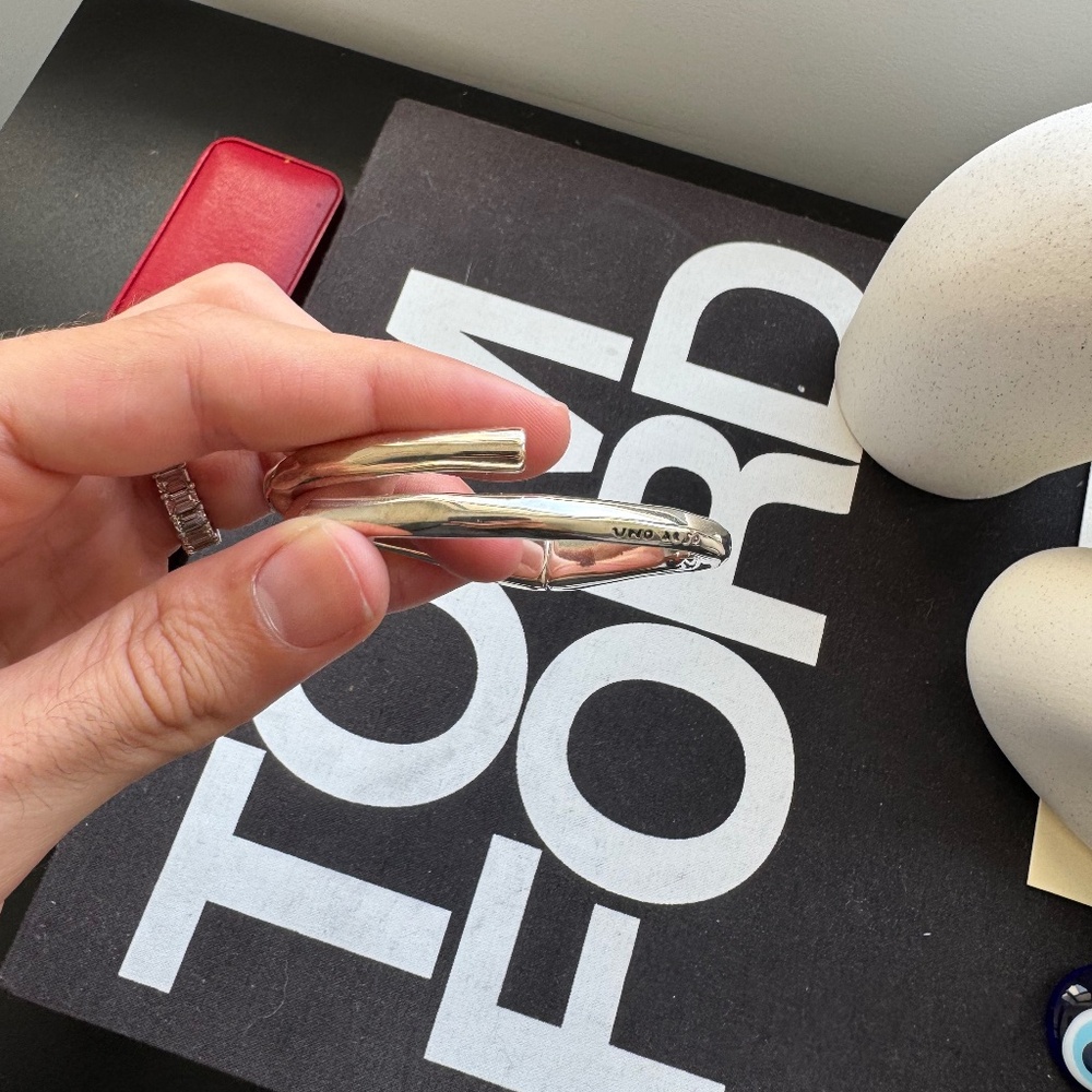 Uno de 50 - Sterling silver-plated tubular shaped bracelet with hidden spring